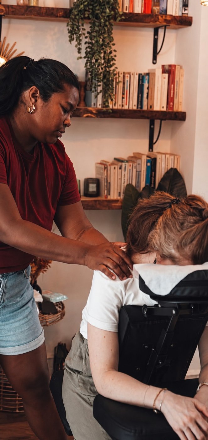 Massage assis Amma à domicile — La parenthèse express